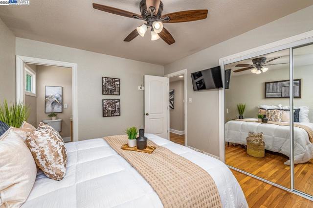 1429 Columbus Ave, Livermore CA: https://media.crmls.org/mediaz/344e617b-45e3-4662-9822-8cf1c20c971f.jpg