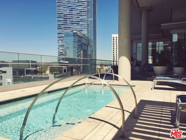 717 W Olympic Boulevard, Los Angeles CA: https://media.crmls.org/mediaz/344f99c8-3682-497f-a968-3fc4ccc61ee7.jpg