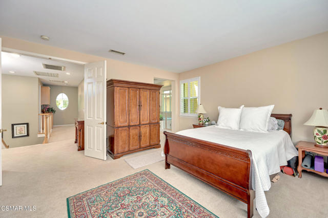 4566 Bluewood Court, Moorpark CA: https://media.crmls.org/mediaz/344fcf10-794e-4f43-ba13-407fc2726f7b.jpg