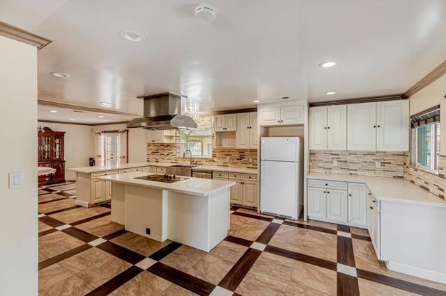 7750 Lovers Lane, Hollister CA: https://media.crmls.org/mediaz/34505121-3600-415a-909f-2db5bf4789c4.jpg