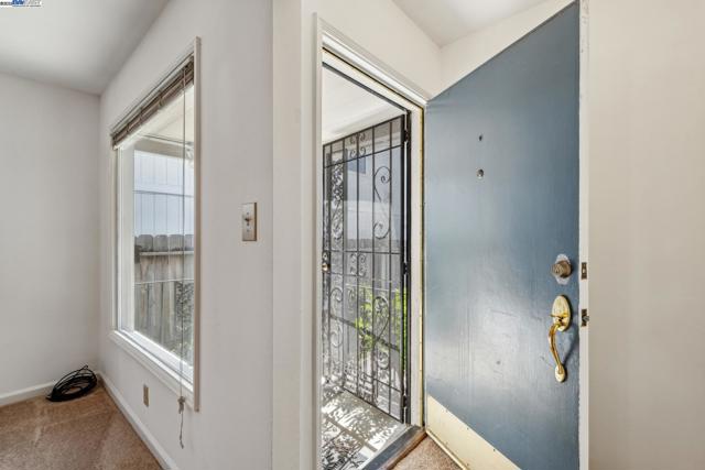 21032 Baker Rd, Castro Valley CA: https://media.crmls.org/mediaz/34507e0d-6cc7-4b7a-82fc-66ee6aba51cc.jpg