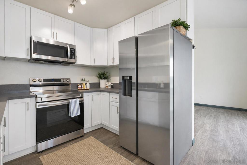 1811 Grand Ave - photo 5