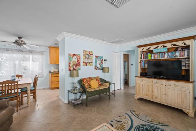 Detail Gallery Image 8 of 28 For 1052 Isabella Ave #D,  Coronado,  CA 92118 - 2 Beds | 1 Baths