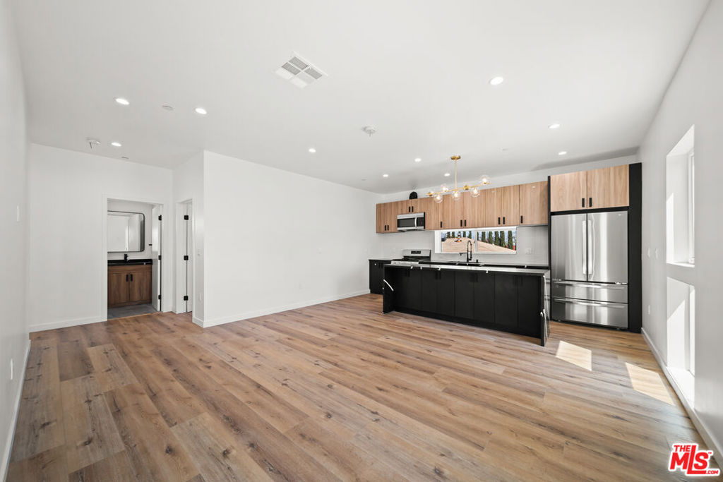 6049 Craner Avenue #2