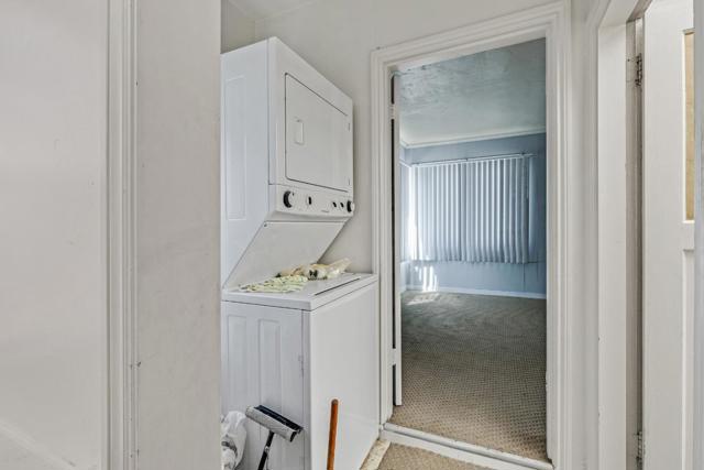 200 Cayuga Avenue, San Francisco CA: https://media.crmls.org/mediaz/34510352-5f7c-4dde-890f-37f272c47c39.jpg
