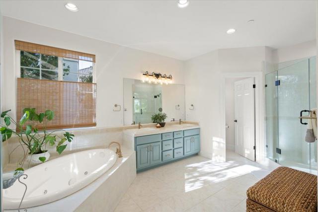 2380 Sunflower Circle, Gilroy CA: https://media.crmls.org/mediaz/34512548-1785-47cb-be05-35bbd97c22f8.jpg