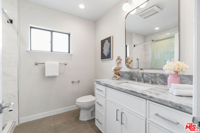 2912 Greenfield Avenue, Los Angeles CA: https://media.crmls.org/mediaz/34518009-e9fd-43e6-84e1-2ed2469f830b.jpg