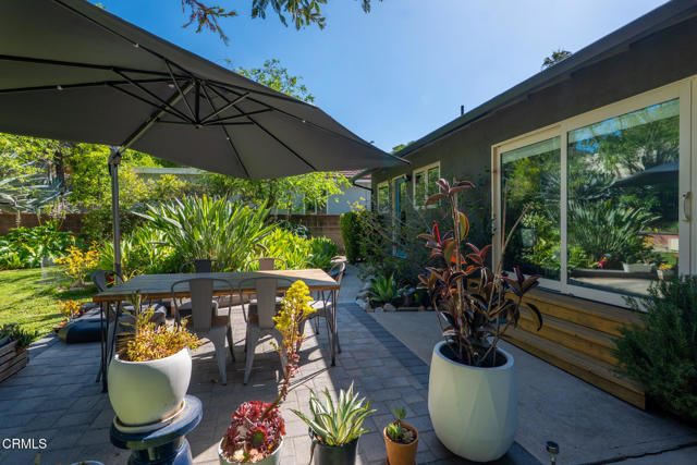 10316 Newhome Avenue, Sunland CA: https://media.crmls.org/mediaz/3452d086-0817-4155-82a0-7c8454e2bdd7.jpg
