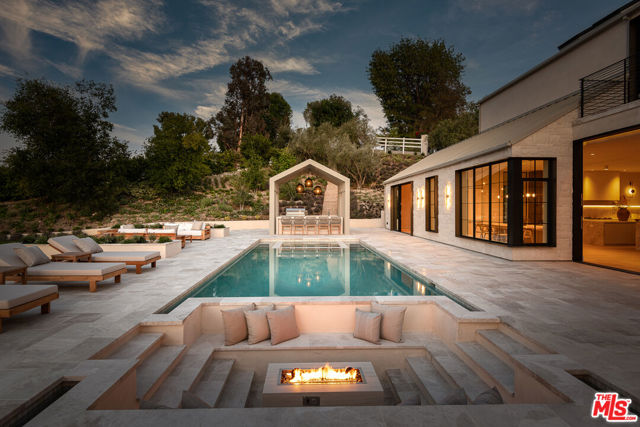 24172 Lupin Hill Road, Hidden Hills CA: https://media.crmls.org/mediaz/3452d430-5bba-40f7-a941-d45b8af53ebf.jpg