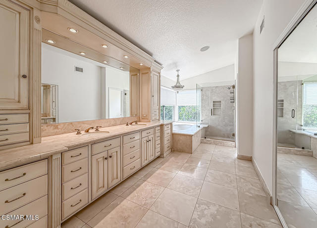 2848 Bayham Cir, Thousand Oaks CA: https://media.crmls.org/mediaz/3453735f-50a8-42b8-92af-8ae1a58bd002.jpg