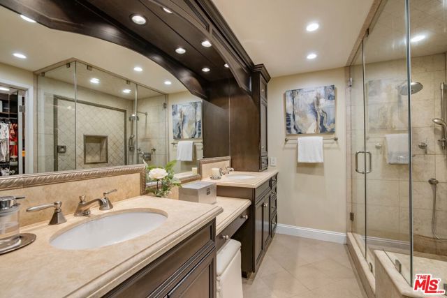 Drew Fenton | 585 Lorna Lane Los Angeles CA | MLS: 7287808