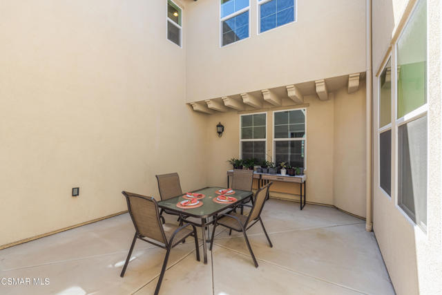 12809 Lone Trail Court, Moorpark CA: https://media.crmls.org/mediaz/34544087-e27f-4d45-982b-427cd3183c60.jpg
