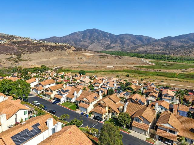 10153 Greenleaf Rd, Spring Valley CA: https://media.crmls.org/mediaz/34546ddd-6577-4c6e-9b23-e91127118ffd.jpg
