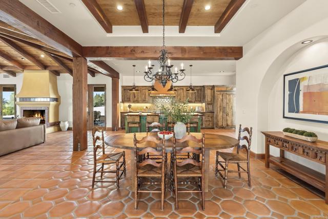 Detail Gallery Image 5 of 75 For 2525 Date Palm Ct, Vista,  CA 92084 - 3 Beds | 3/1 Baths