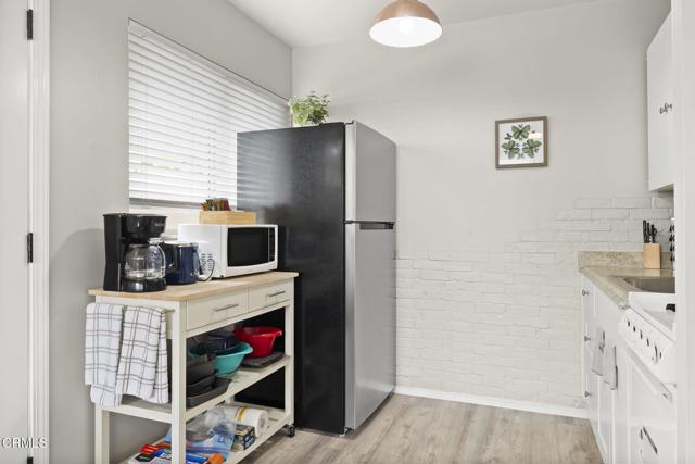 1132 1142 Pittsfield Lane, Ventura CA: https://media.crmls.org/mediaz/3455a479-c0f6-4362-90b9-e64802c5df2f.jpg