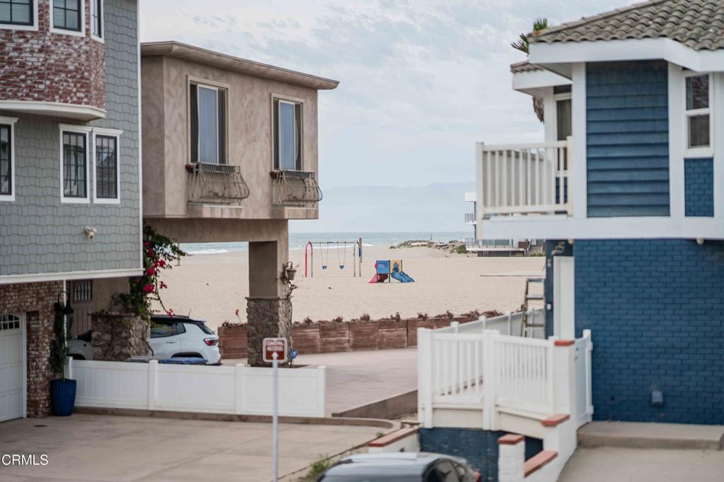https://media.crmls.org/mediaz/34564630-bbde-40ac-9aa2-f076a2019853.jpg?preset=X-Large