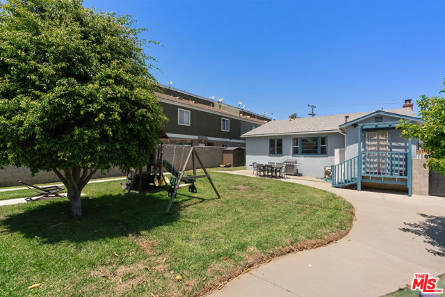 328 E Plymouth Street, Inglewood CA: https://media.crmls.org/mediaz/3456ac1d-68be-43c1-81fb-4c766de66165.jpg