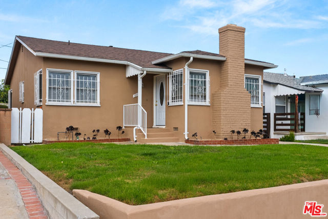 3961 W 64th Street, Los Angeles CA: https://media.crmls.org/mediaz/34580e7c-5d85-4b71-8621-c307d9335236.jpg