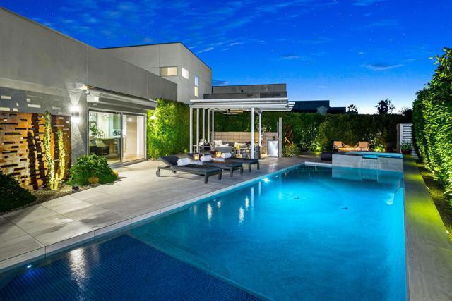 1047 Hunter Drive, Palm Springs CA: https://media.crmls.org/mediaz/3458ee4e-b4af-4b51-a32e-431b34cd0778.jpg