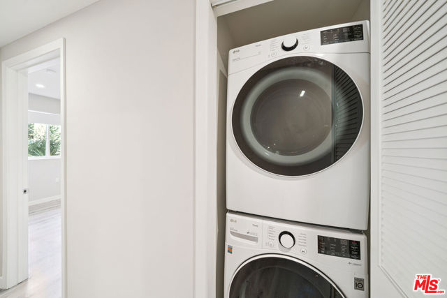 1226 S Bedford Street, Los Angeles CA: https://media.crmls.org/mediaz/34591e1b-cf7a-48d8-b41c-10b56ddbd779.jpg