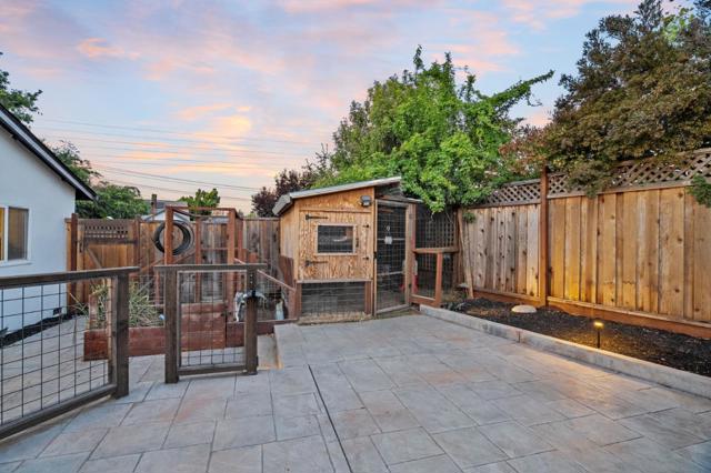 4975 Howes Lane, San Jose CA: https://media.crmls.org/mediaz/3459a054-6df1-449f-9ad1-98f90a412b63.jpg
