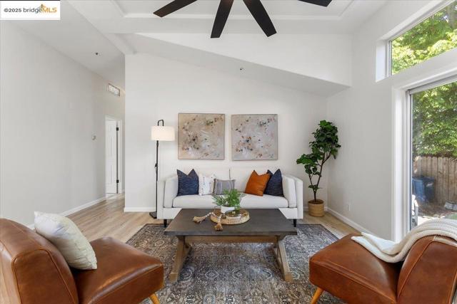 33526 4th ST, Union City CA: https://media.crmls.org/mediaz/345a0551-3eaa-460a-82ed-7f940e262b39.jpg