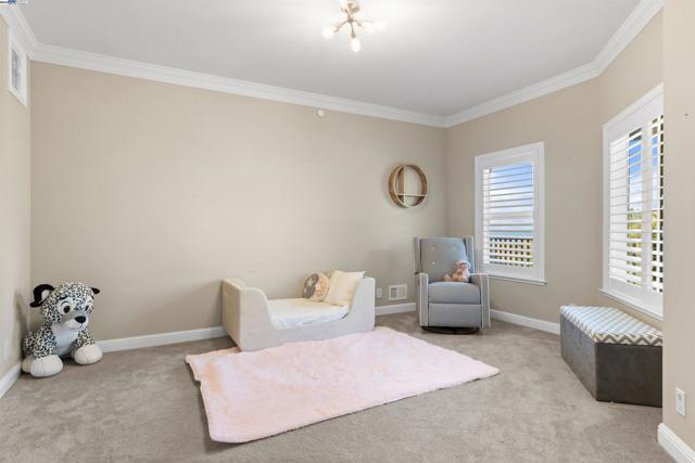 674 Corona Dr, Pacifica CA: https://media.crmls.org/mediaz/345a7081-fc5d-4f69-bca9-533d1e498af8.jpg