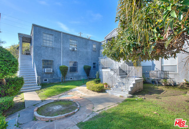 2501 Venice Boulevard, Los Angeles CA: https://media.crmls.org/mediaz/345aa618-7ecb-43b1-ad11-4acff00efcd5.jpg