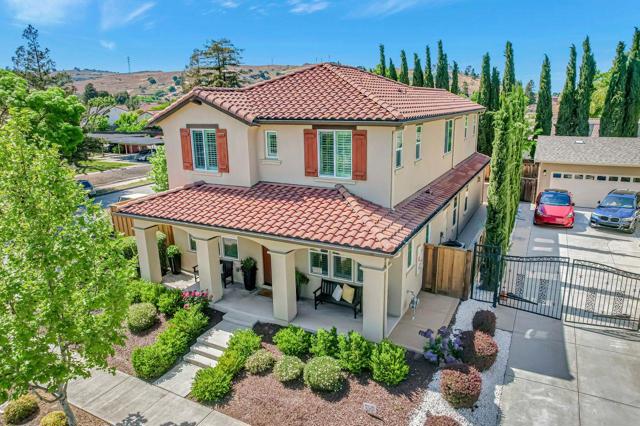 195 Peral Avenue, Morgan Hill CA: https://media.crmls.org/mediaz/345b5f4b-b0d2-44b2-bf51-855a9bad36aa.jpg