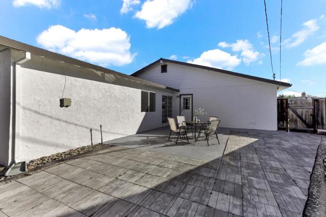 42948 Applewood Street, Fremont CA: https://media.crmls.org/mediaz/345ba974-ebd5-4cc3-891a-bfbce87911c8.jpg