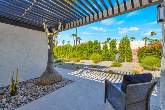 70880 Sunny Lane, Rancho Mirage CA: https://media.crmls.org/mediaz/345bb714-841f-4de8-9883-2e05d3341b27.jpg