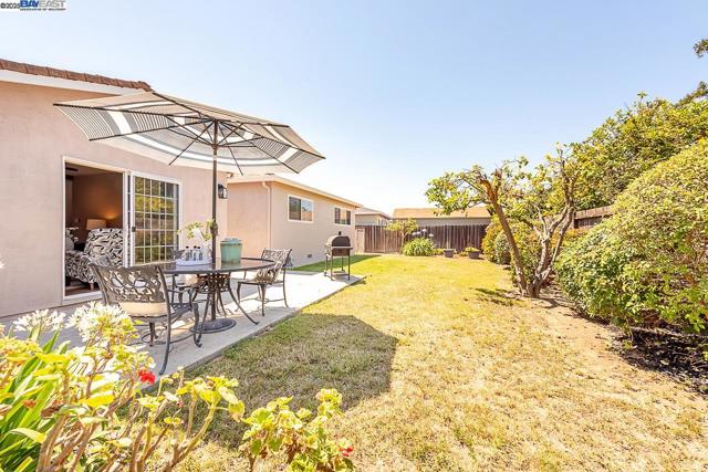 32409 Elizabeth Way, Union City CA: https://media.crmls.org/mediaz/345bfe40-e3bc-4518-8032-934bda395478.jpg