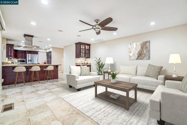 924 Flintrock Drive, Antioch CA: https://media.crmls.org/mediaz/345c2def-da32-4d33-aaaa-97f857331f5c.jpg