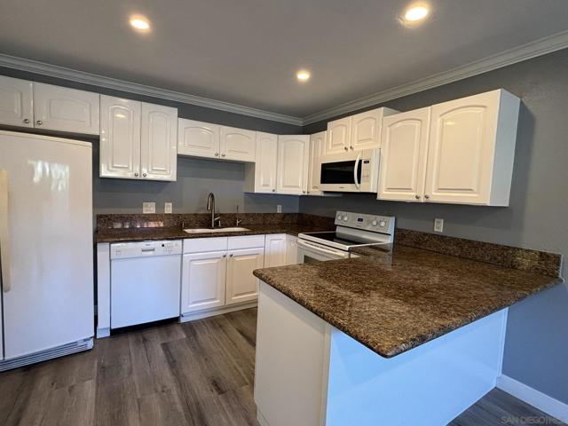 3249 Loma Riviera Dr., San Diego CA: https://media.crmls.org/mediaz/345e053f-a14b-41d4-a2c7-8bfc962c7262.jpg