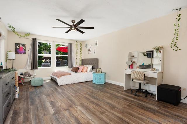 14643 Evening Star Dr, Poway CA: https://media.crmls.org/mediaz/345e7098-4d45-4844-892e-747bcbc897c0.jpg