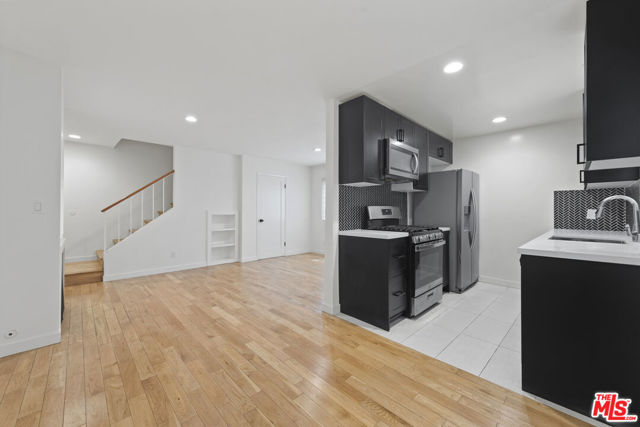 1807 Oak Street photo 4