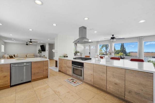 Detail Gallery Image 13 of 75 For 305 Camino Del Cerro Grande, Bonita,  CA 91902 - 5 Beds | 4 Baths