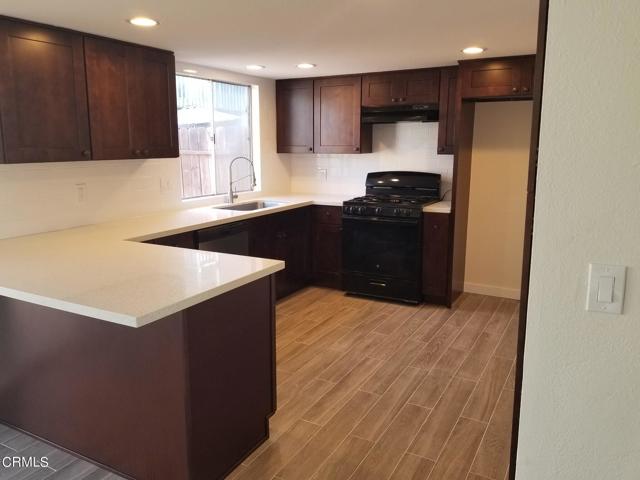 102 E Ventura Street, Santa Paula CA: https://media.crmls.org/mediaz/345f4fdd-6fbe-40f2-ac48-9ffcf723b56f.jpg