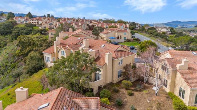9 Mayflower Lane, San Carlos CA: https://media.crmls.org/mediaz/34603800-c79c-47f4-9853-51a8f2f01061.jpg