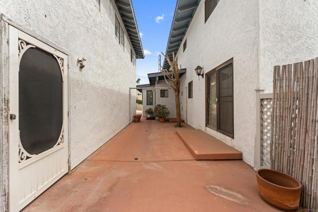 1421 San Elijo Avenue, Cardiff by the Sea CA: https://media.crmls.org/mediaz/3460ecfb-00b4-4a8c-b8db-6912ee8415f1.jpg