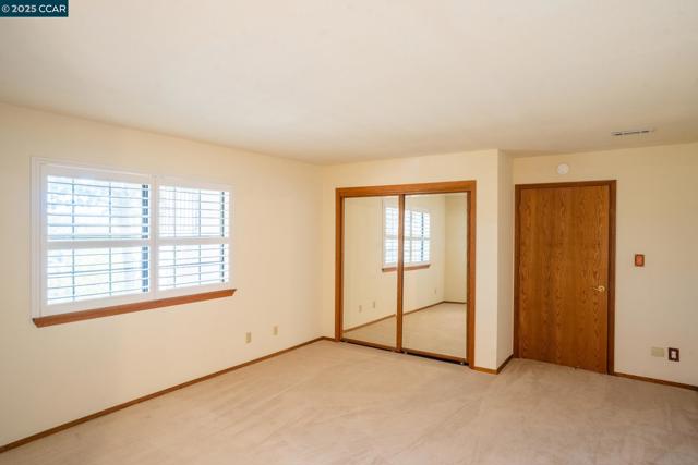 643 Old Course Ct, Valley Springs CA: https://media.crmls.org/mediaz/3461a3ec-42da-4894-b2c1-0c10eda0a56c.jpg