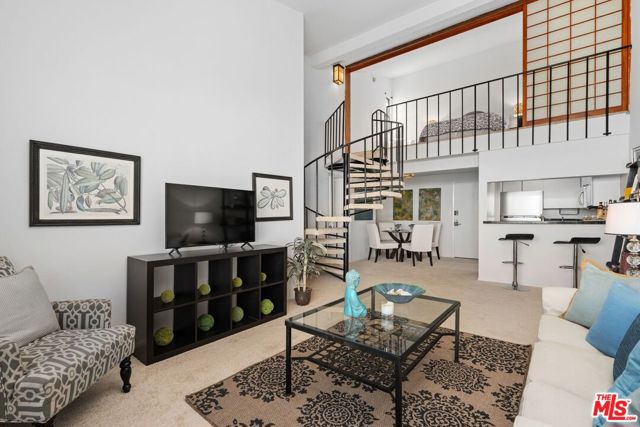 1440 Veteran Avenue, Los Angeles CA: https://media.crmls.org/mediaz/34621d28-5586-4ddc-9554-d2f4a2969dc1.jpg