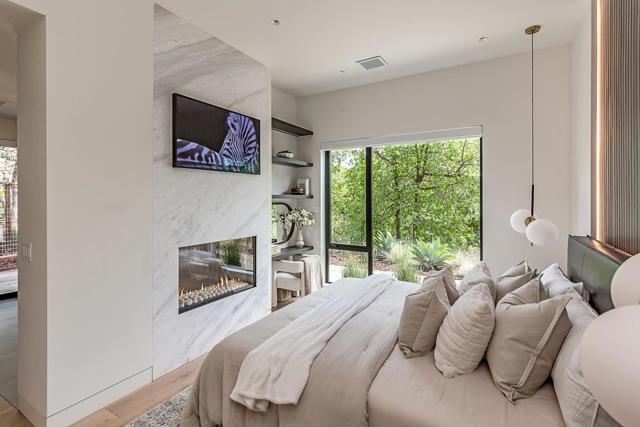 26896 Alejandro Drive, Los Altos Hills CA: https://media.crmls.org/mediaz/34622ad5-cbe9-466c-be31-392276db1e05.jpg