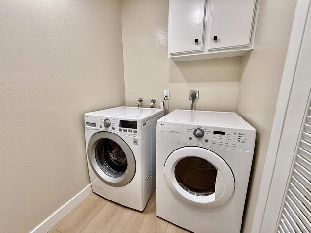 370 Rosecrans St, San Diego CA: https://media.crmls.org/mediaz/34629486-539c-45d2-b2b5-d0b3f4eab74f.jpg