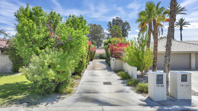 79122 Starlight Lane, Bermuda Dunes CA: https://media.crmls.org/mediaz/3462ce13-0eab-486f-8363-79f9d643e705.jpg