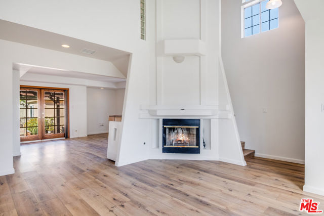 4931 Stern Avenue, Sherman Oaks CA: https://media.crmls.org/mediaz/346308a3-c277-4849-83be-7130198a2710.jpg