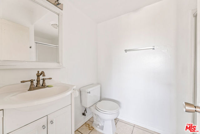 5055 Coldwater Canyon Avenue, Sherman Oaks CA: https://media.crmls.org/mediaz/3463c446-bd02-4bcc-b9b5-1619e185642d.jpg