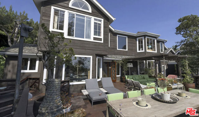 31840 Seafield Drive, Malibu CA: https://media.crmls.org/mediaz/34645028-91a9-4083-be3b-a4c6c9df5721.jpg