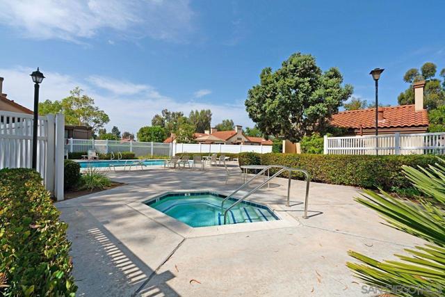 9899 Scripps Westview Way, San Diego CA: https://media.crmls.org/mediaz/34651793-3c99-4285-9550-9d9a8c913b0c.jpg