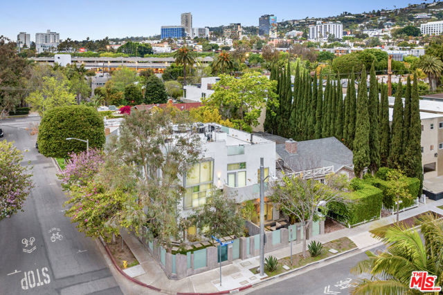 801 Westbourne Drive, West Hollywood CA: https://media.crmls.org/mediaz/3465770e-5386-4135-900f-c3d85b1935e5.jpg